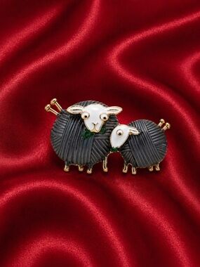 Cute Black Sheep Mother Baby Yarn Brooch